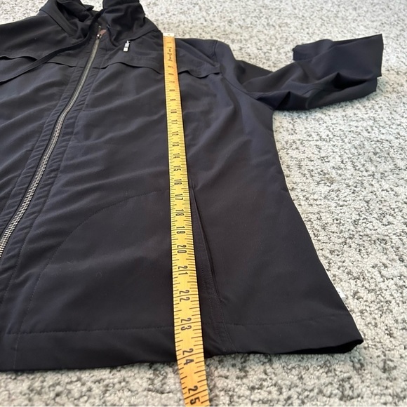 Chico’s Zenergy Black Light Weight Zip-Up Hooded Jacket Size Medium - Picture 8 of 10